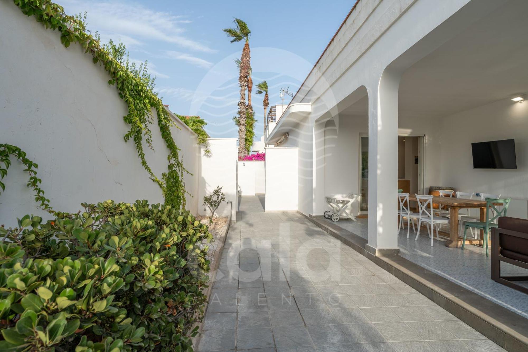 Villa Waterfront By Cala Salento Porto Cesareo Eksteriør billede
